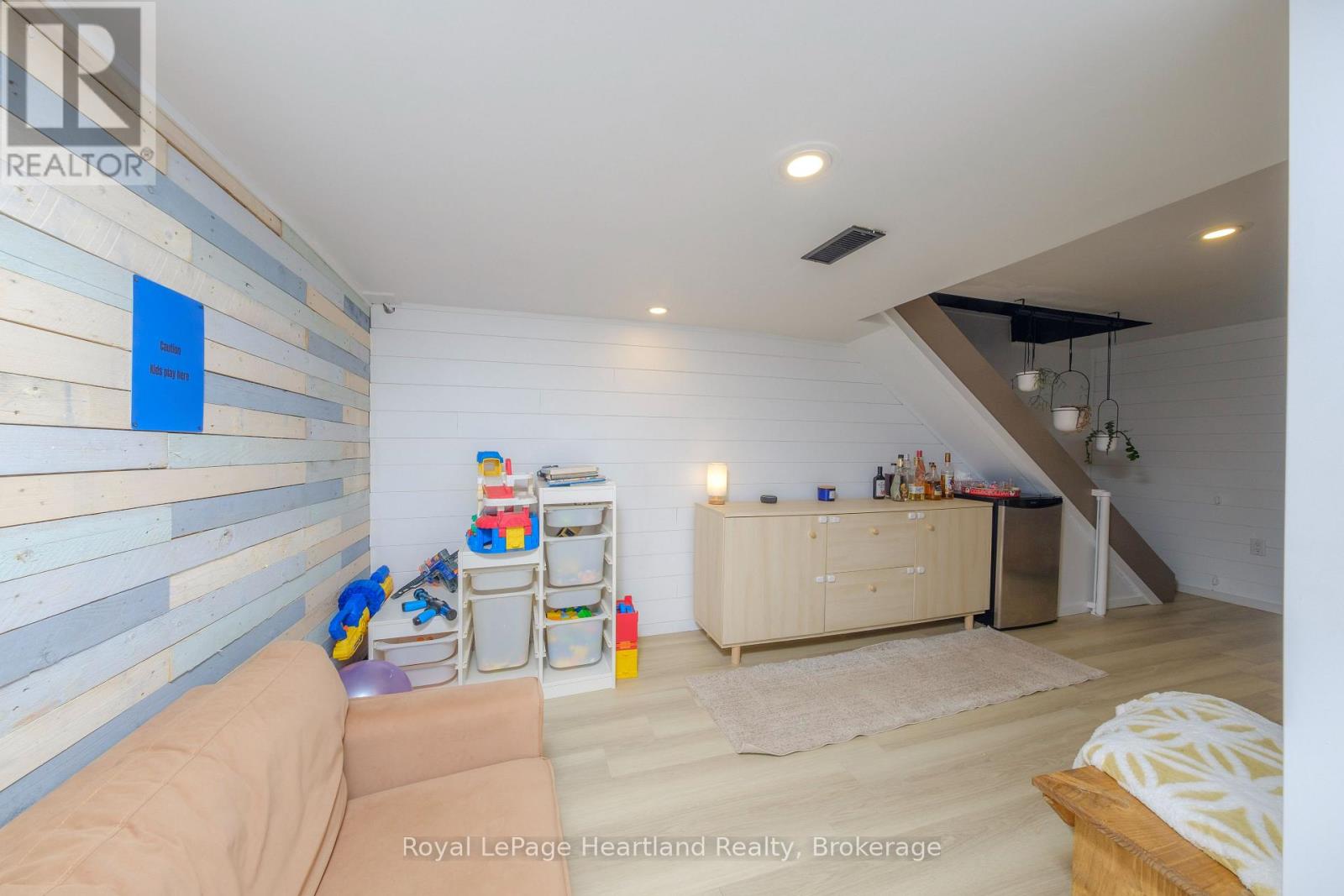 109 Carling Terrace Property Photo 17