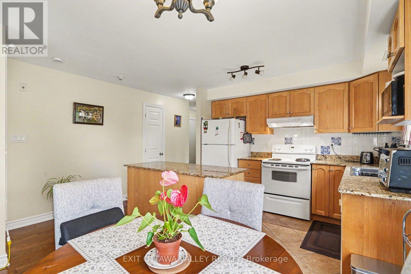 208 - 14 Norice Street Property Photo 11