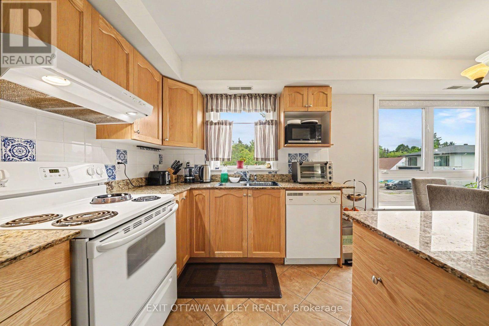 208 - 14 Norice Street Property Photo 15