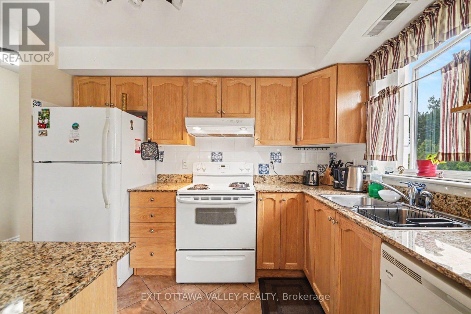 208 - 14 Norice Street Property Photo 16