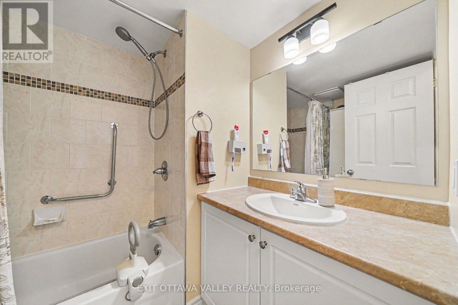208 - 14 Norice Street Property Photo 19
