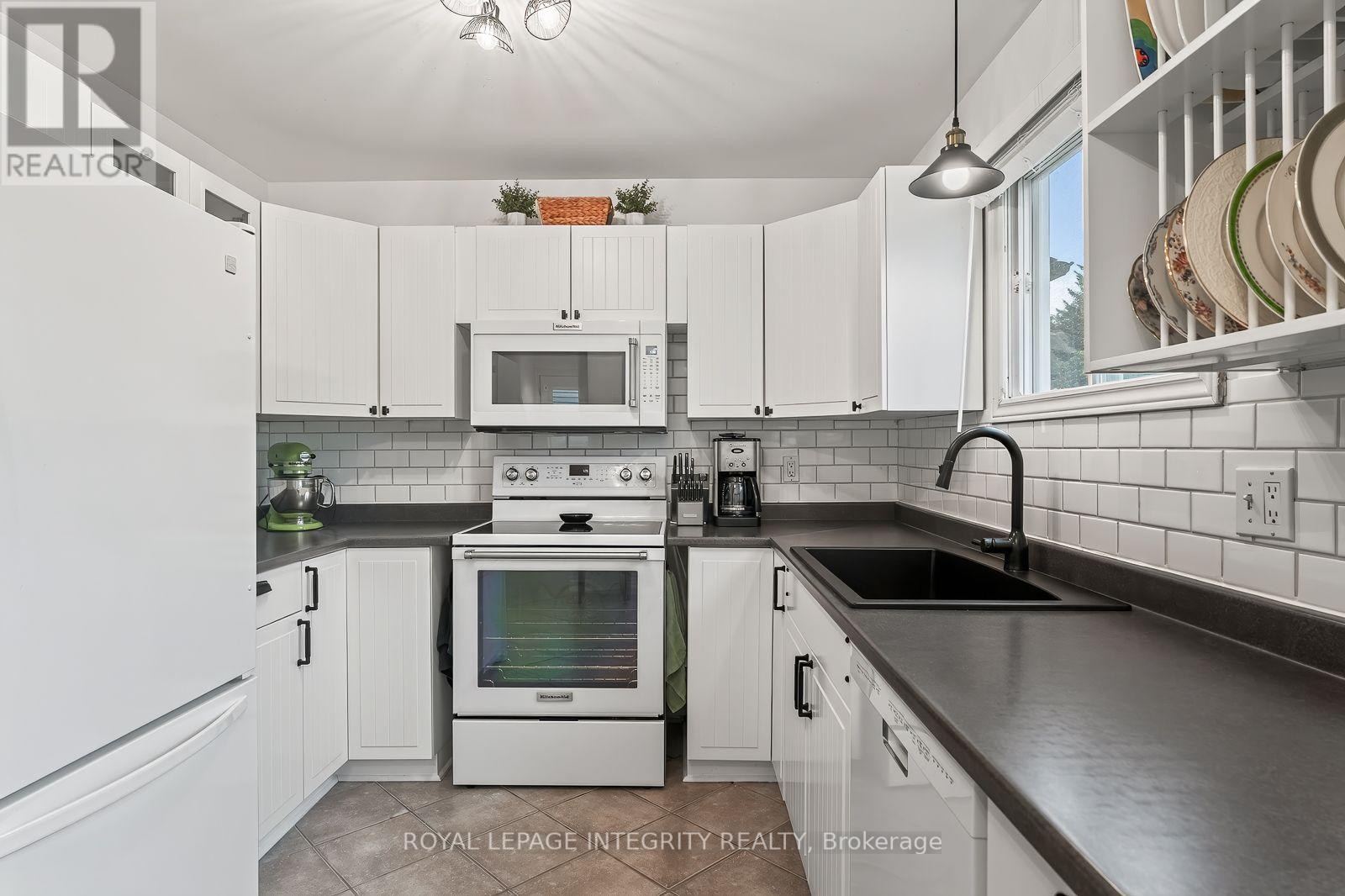 30 Sumner Street Property Photo 19