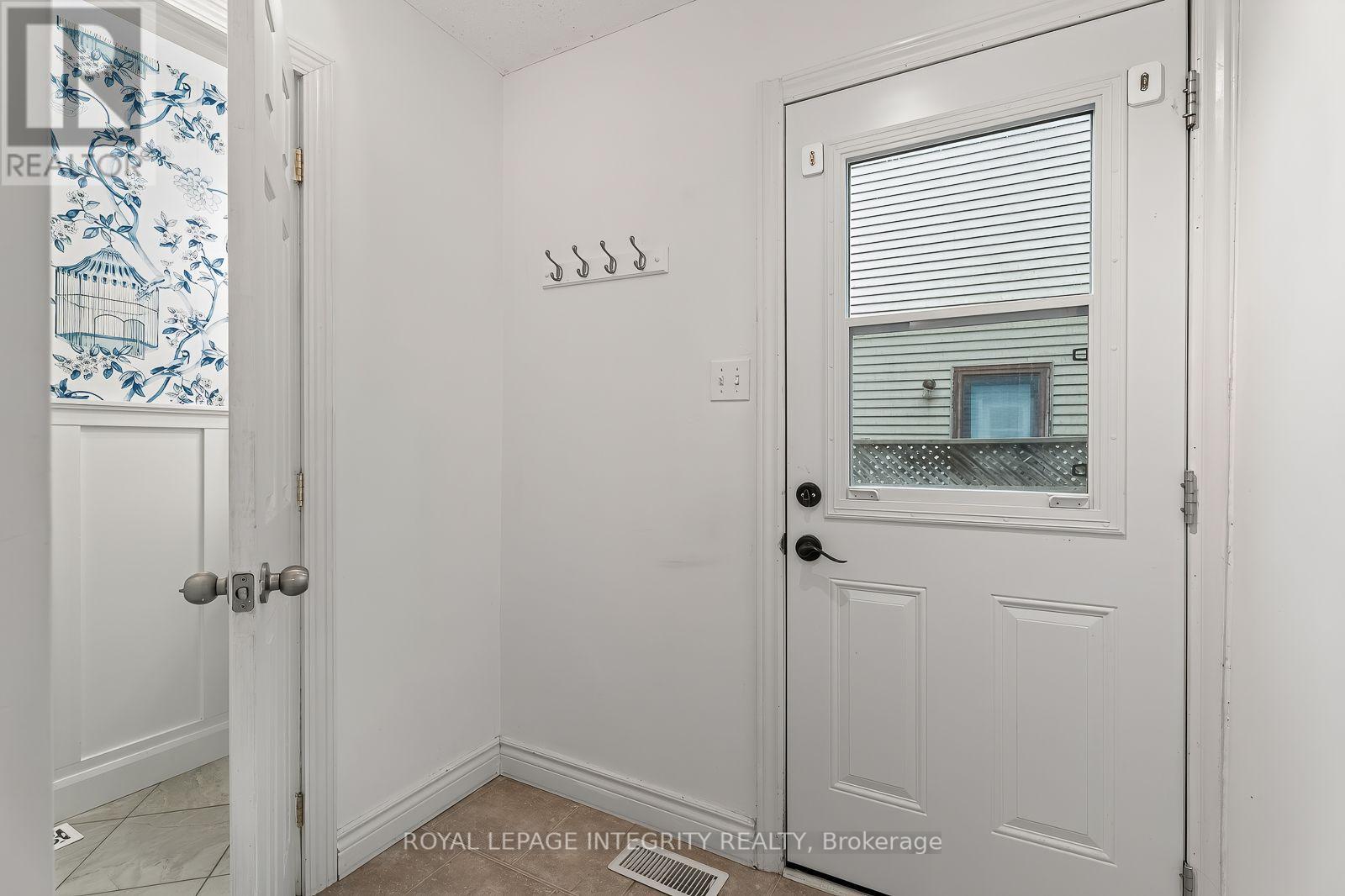 30 Sumner Street Property Photo 22