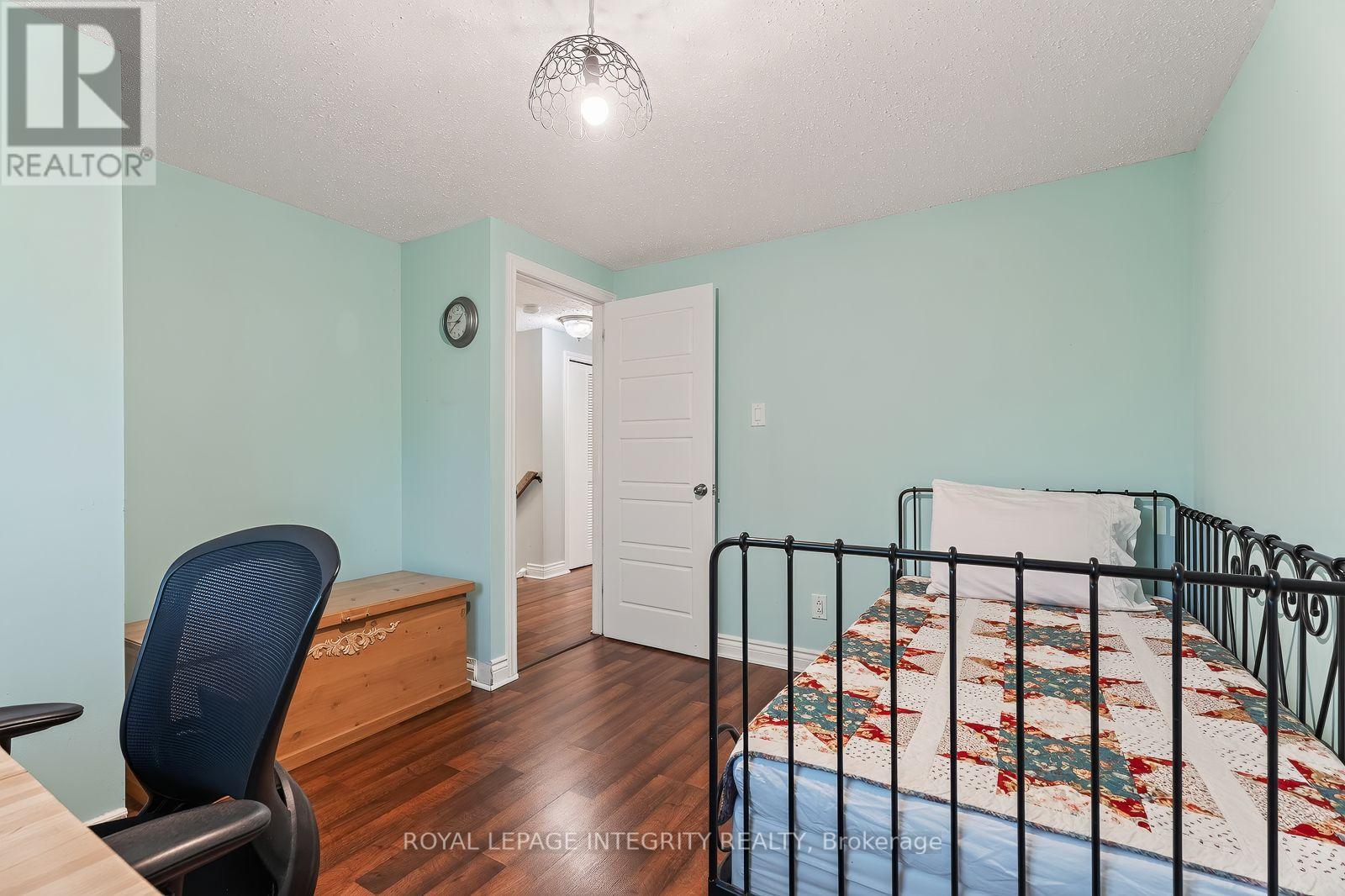 30 Sumner Street Property Photo 32
