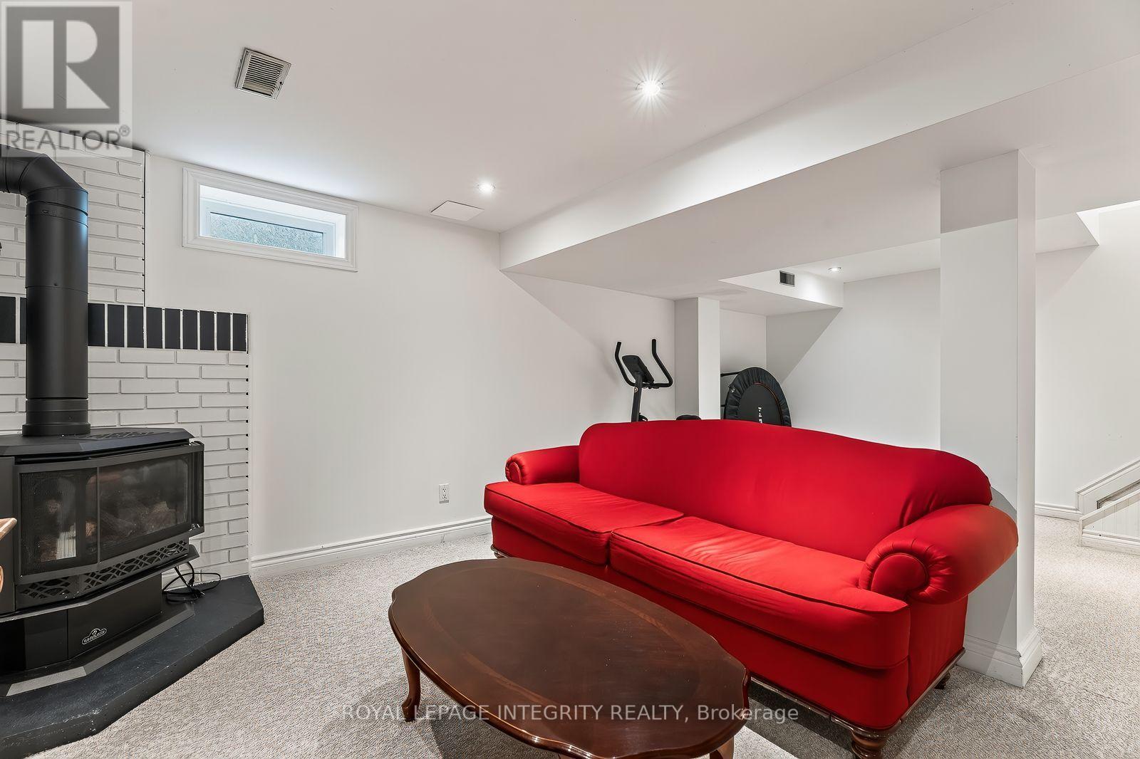 30 Sumner Street Property Photo 39