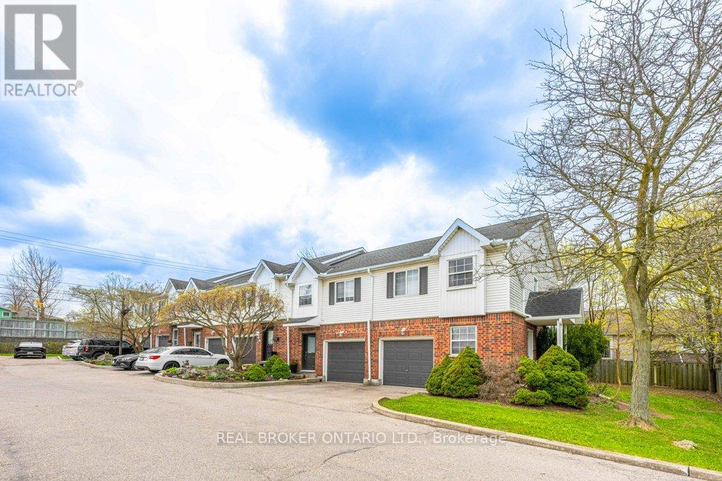 2 - 185 HIGHLAND CRESCENT Property Photo 1