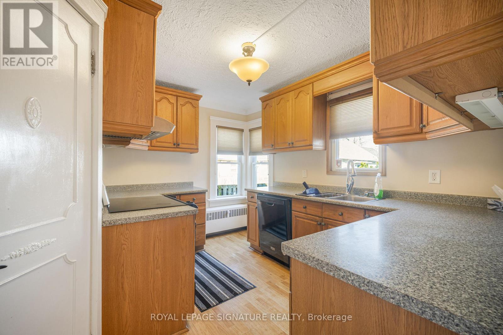 141 York Street Property Photo 8