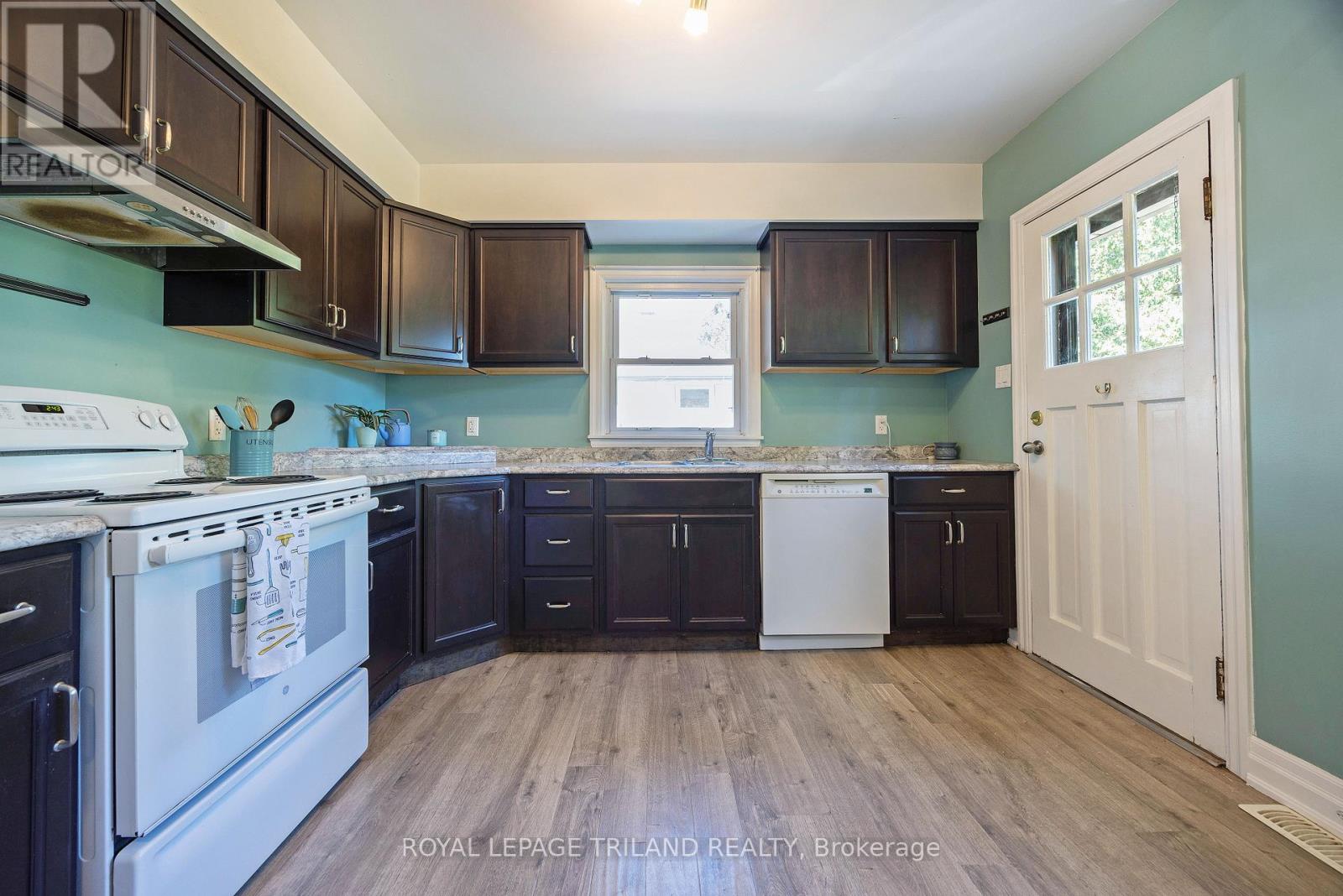 1874 Churchill Avenue Property Photo 10