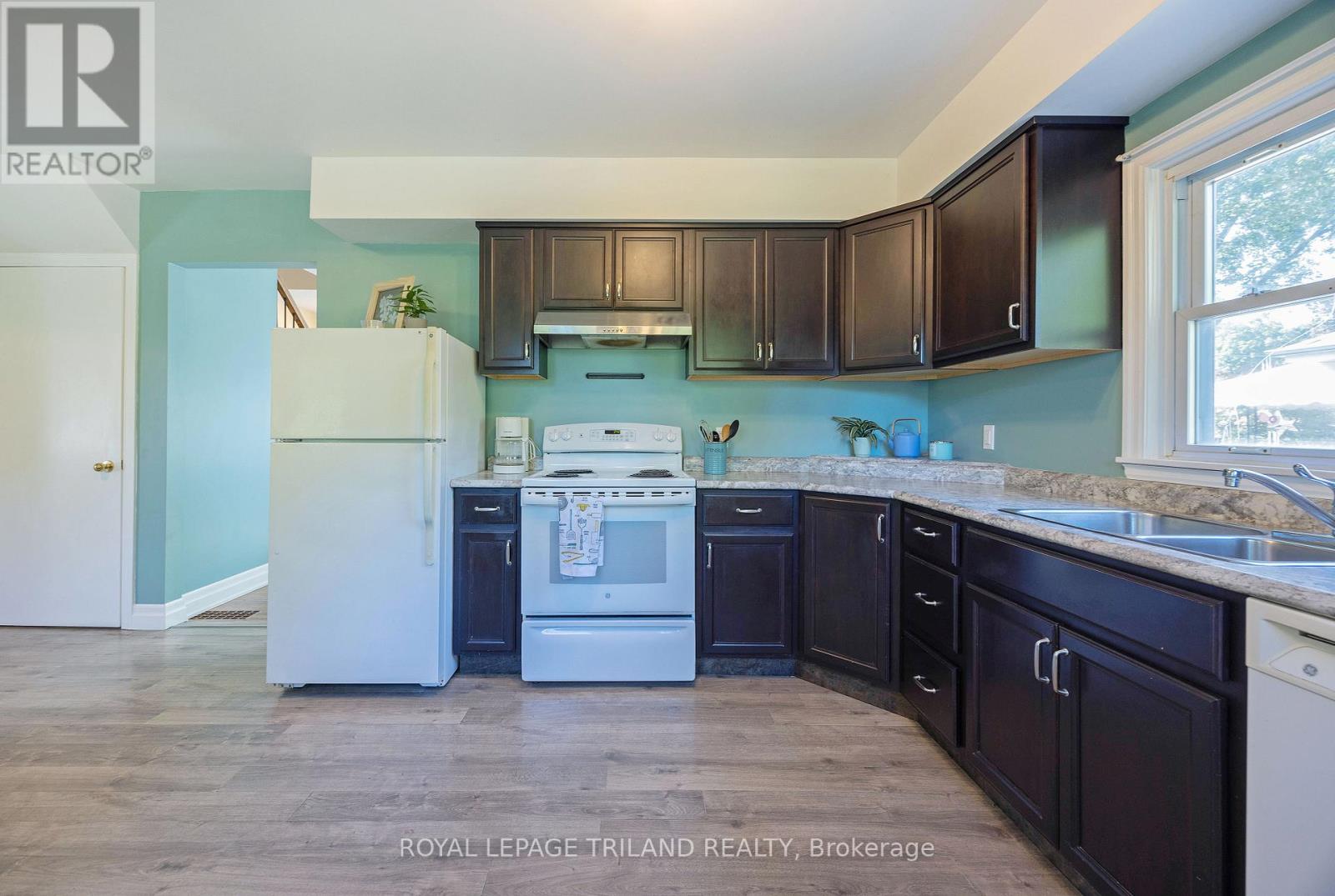 1874 Churchill Avenue Property Photo 11