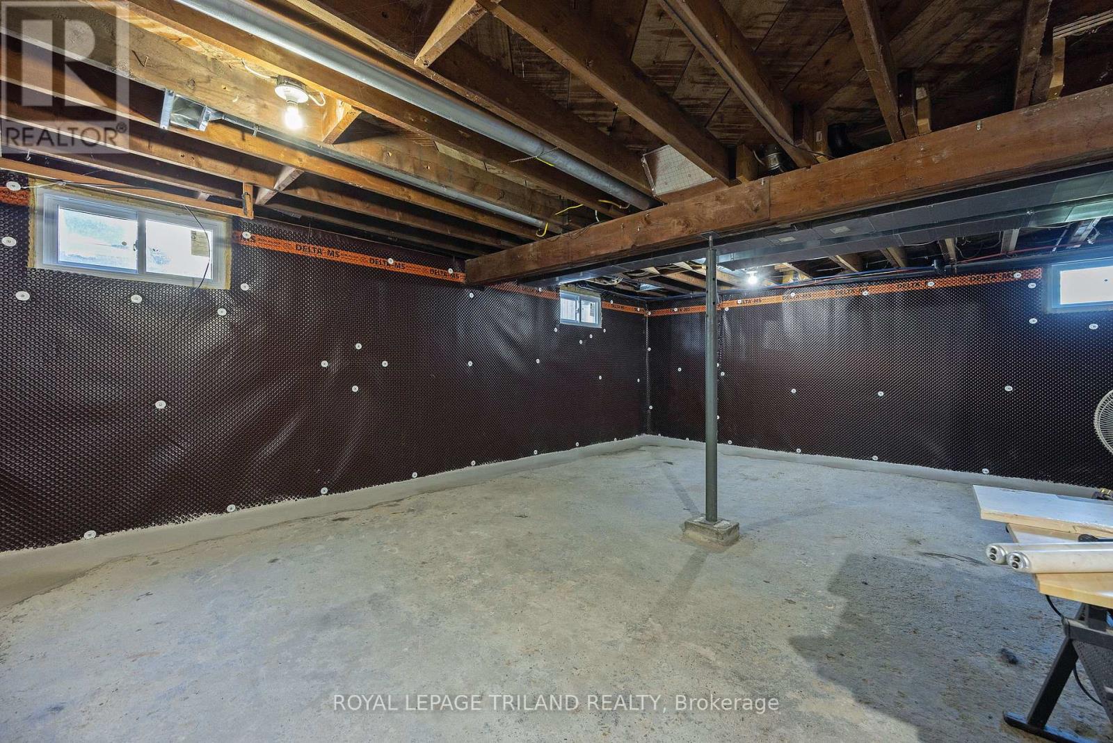 1874 Churchill Avenue Property Photo 20