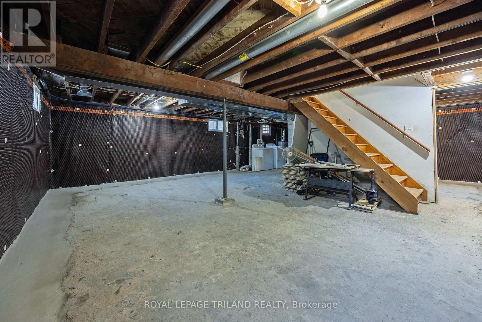 1874 Churchill Avenue Property Photo 21