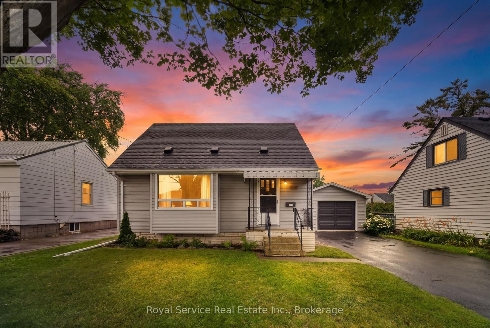 558 Burnham Street Property Photo 1