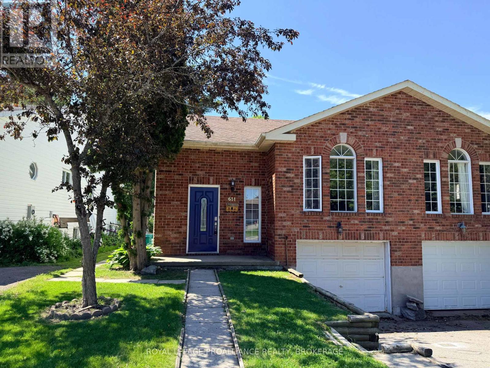 614 Barnsley Crescent Property Photo 1