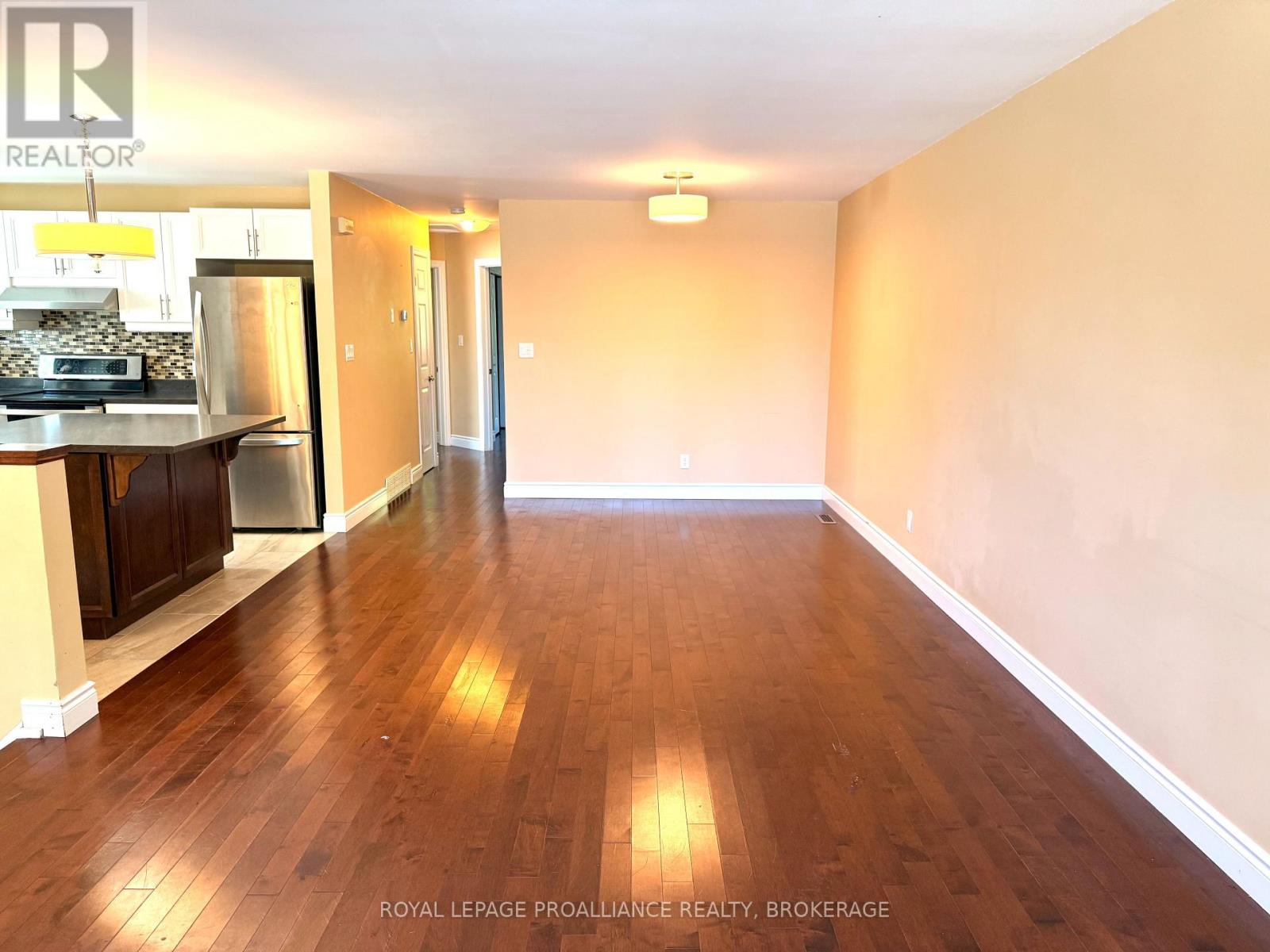 614 Barnsley Crescent Property Photo 11