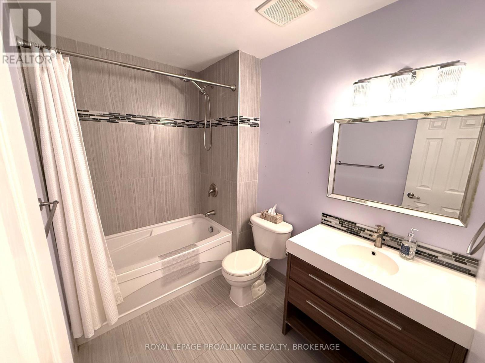 614 Barnsley Crescent Property Photo 13