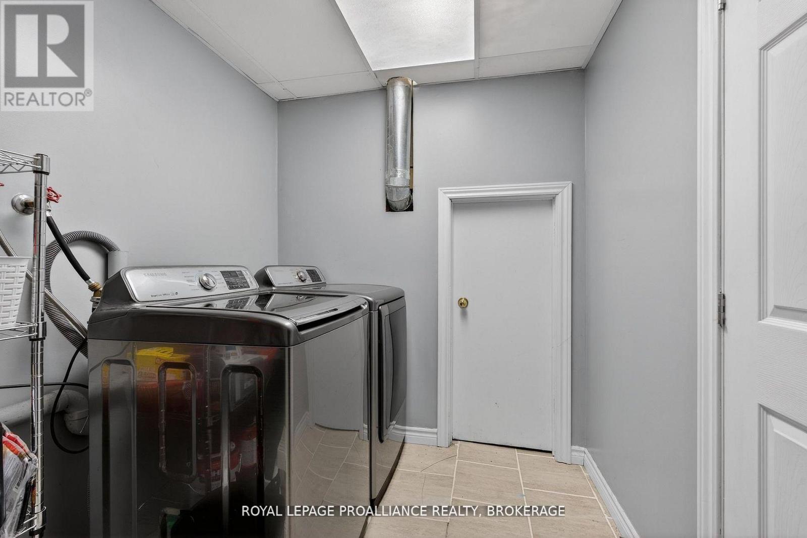 614 Barnsley Crescent Property Photo 21