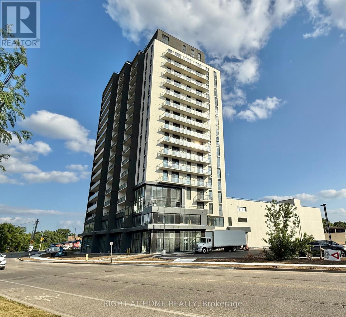 1308 - 33 ERIE AVENUE Property Photo 1