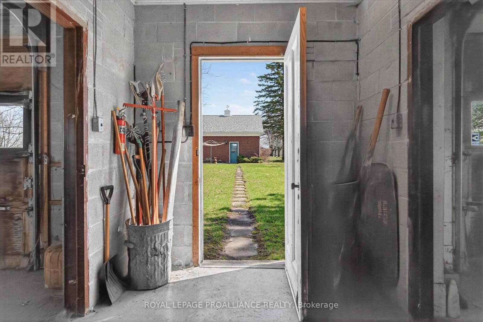 1285 Brealey Drive Property Photo 42
