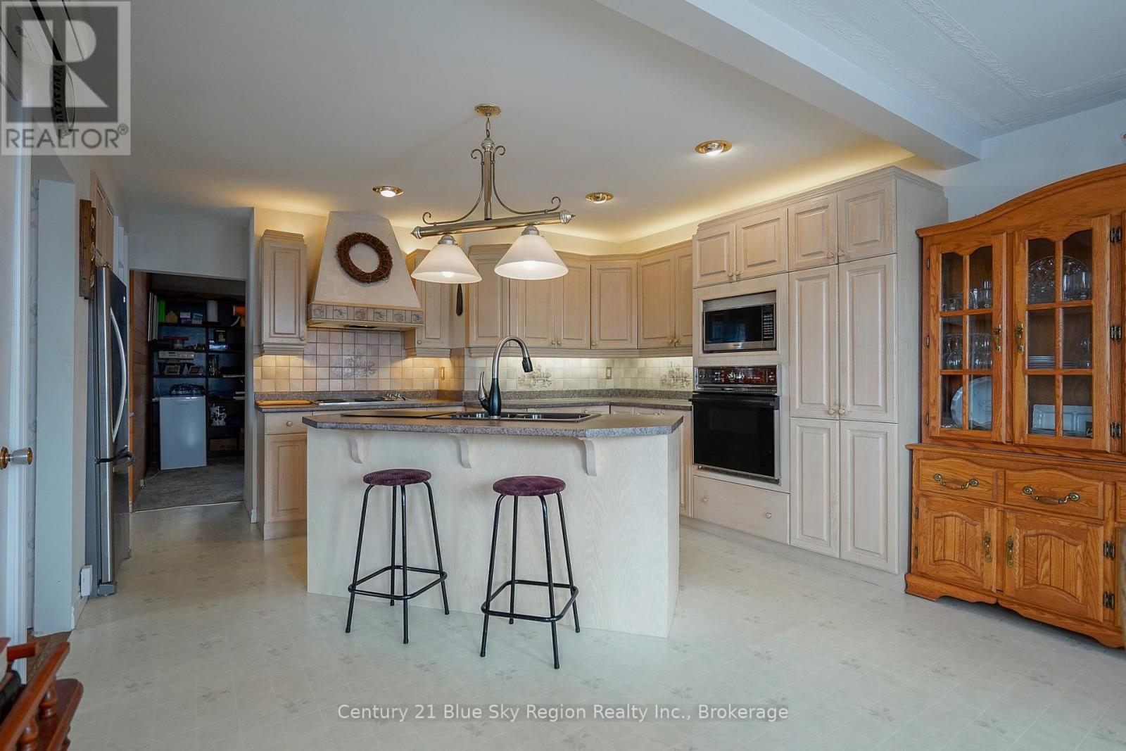 22 Dubeau Street Property Photo 6