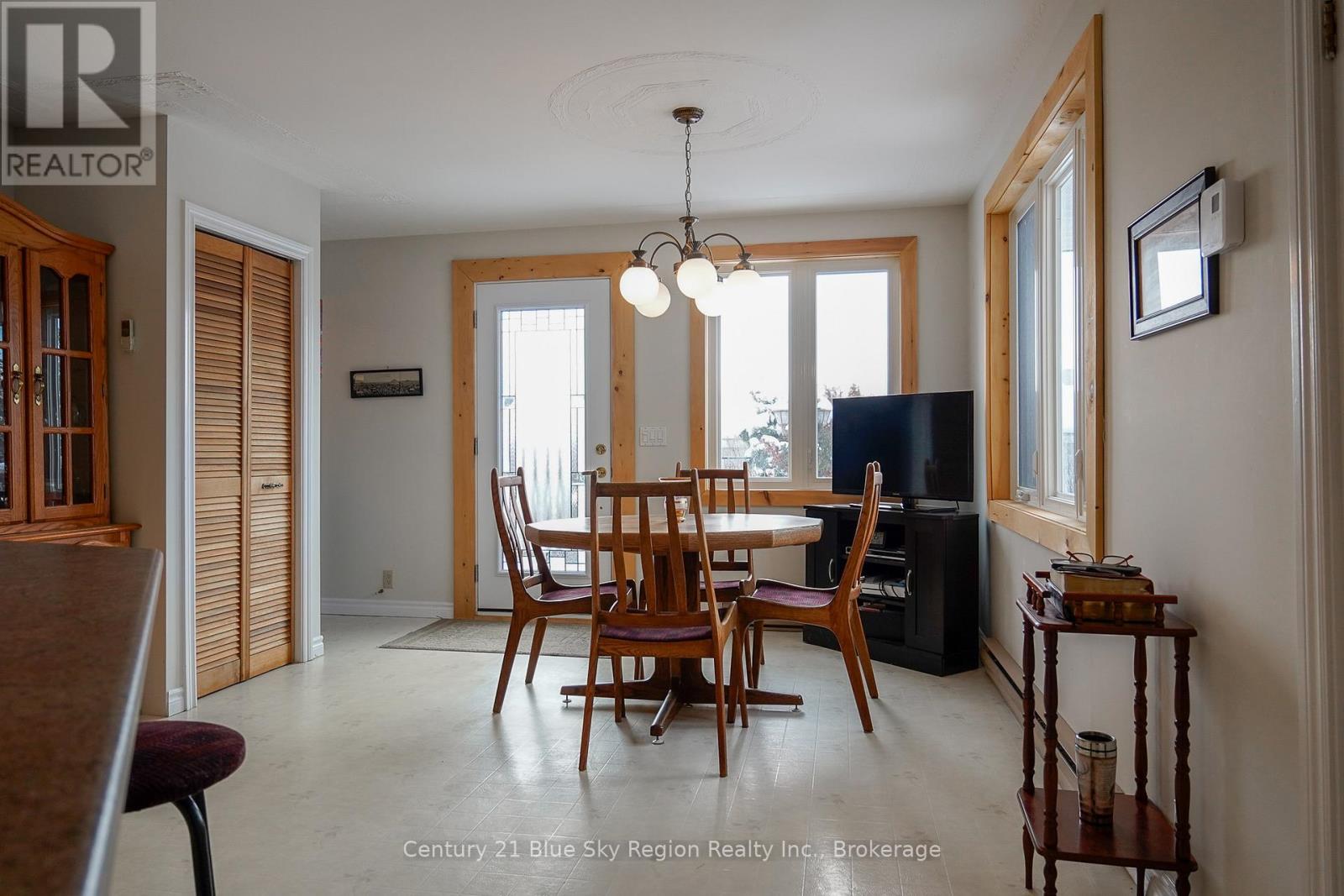 22 Dubeau Street Property Photo 8
