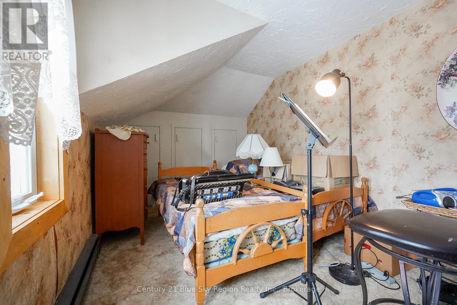 22 Dubeau Street Property Photo 27