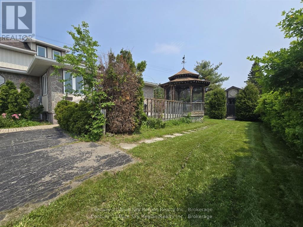22 Dubeau Street Property Photo 35