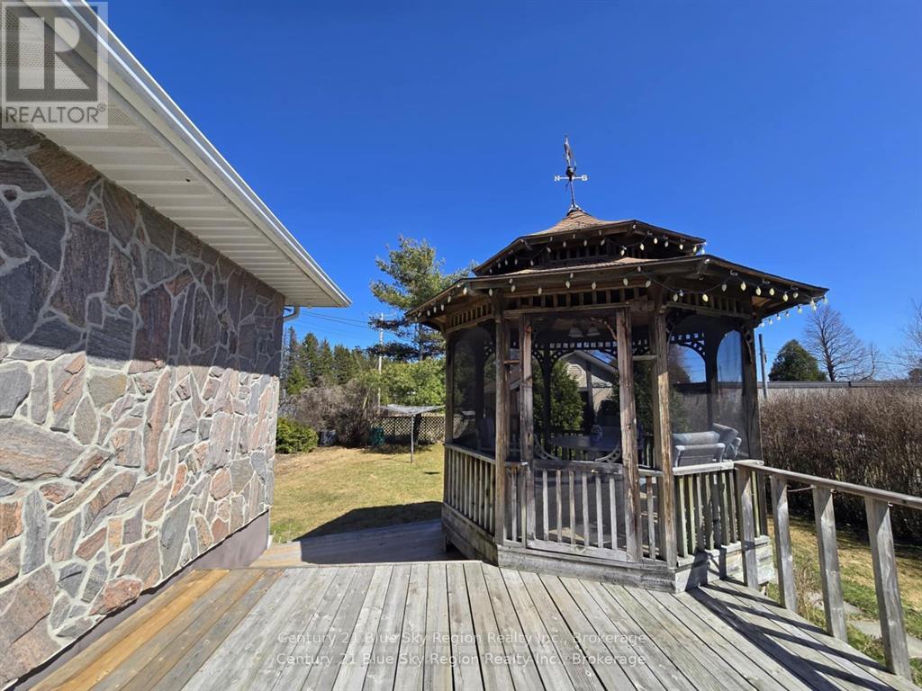 22 Dubeau Street Property Photo 36