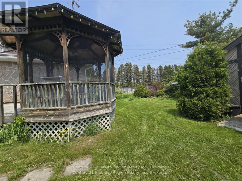 22 Dubeau Street Property Photo 37