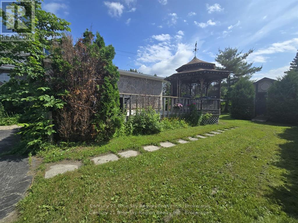 22 Dubeau Street Property Photo 38