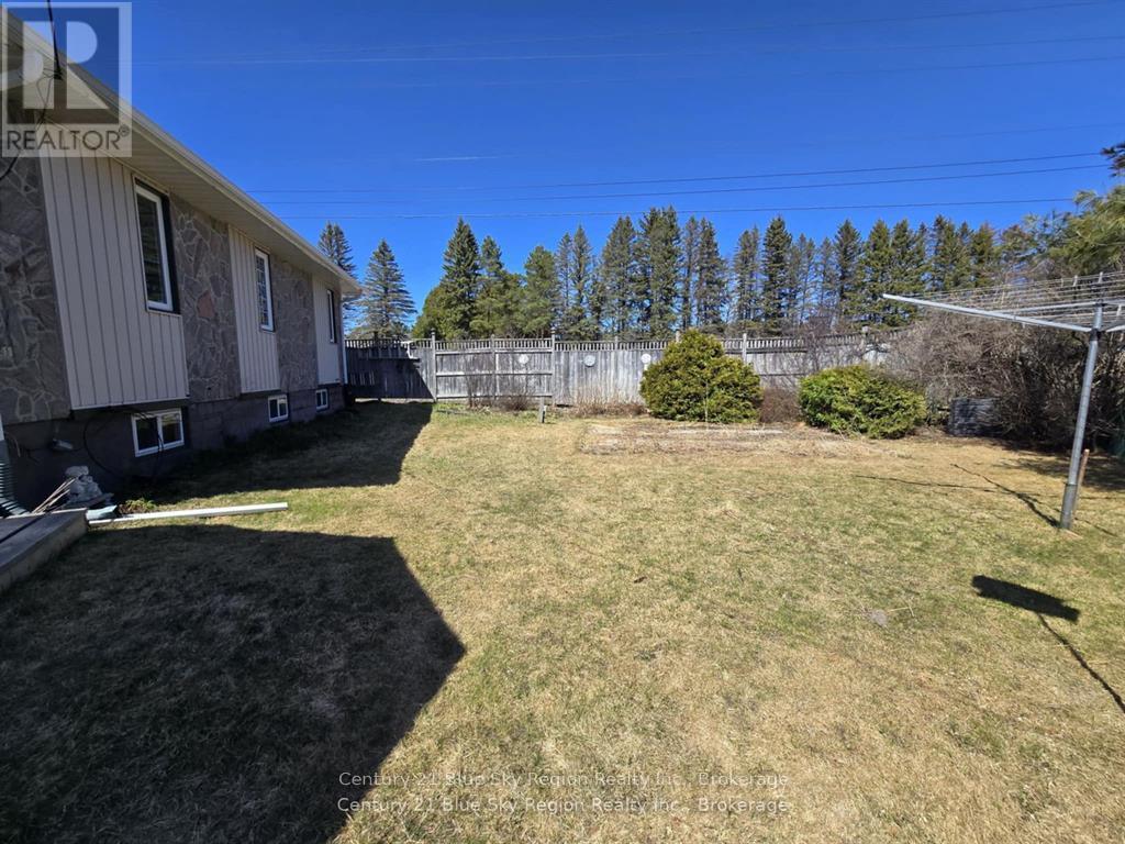 22 Dubeau Street Property Photo 39