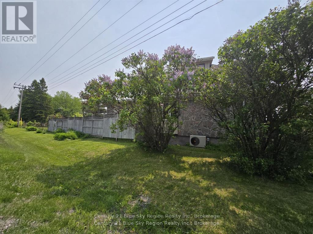 22 Dubeau Street Property Photo 40