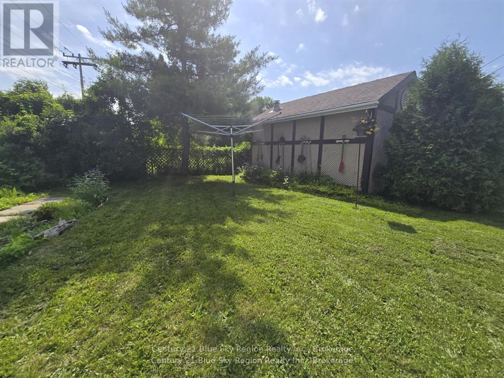 22 Dubeau Street Property Photo 44