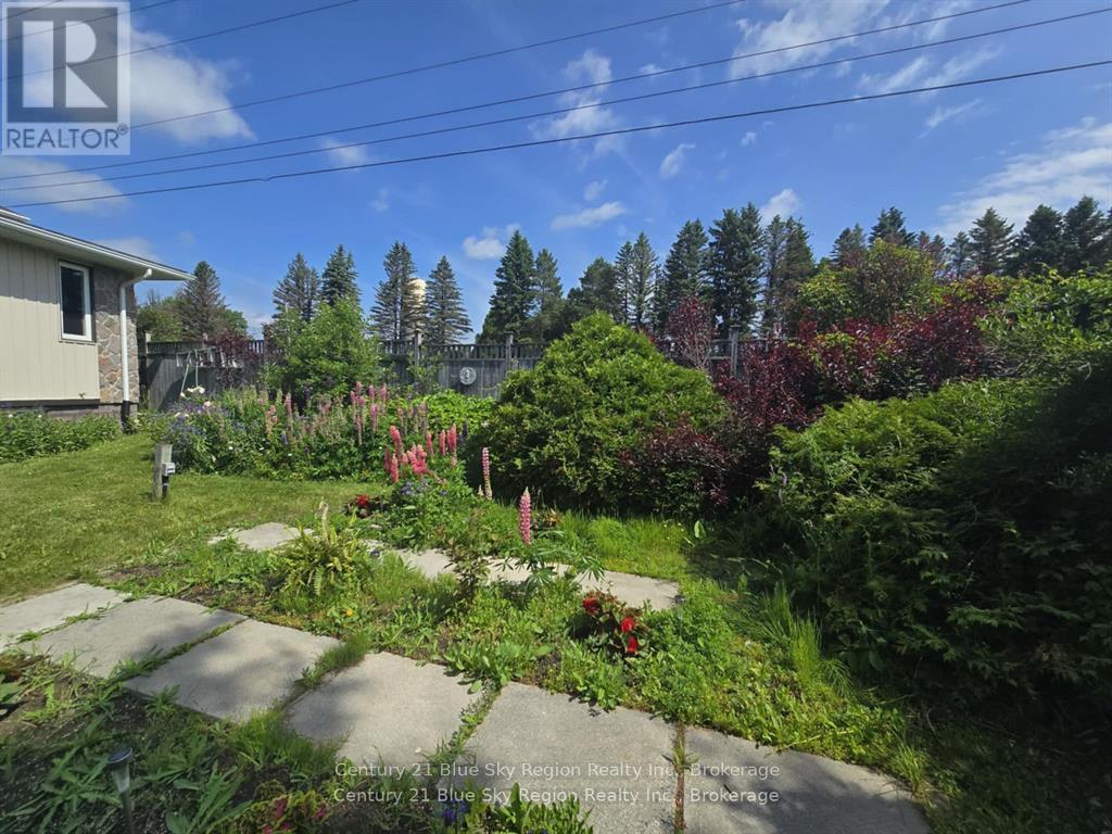 22 Dubeau Street Property Photo 45
