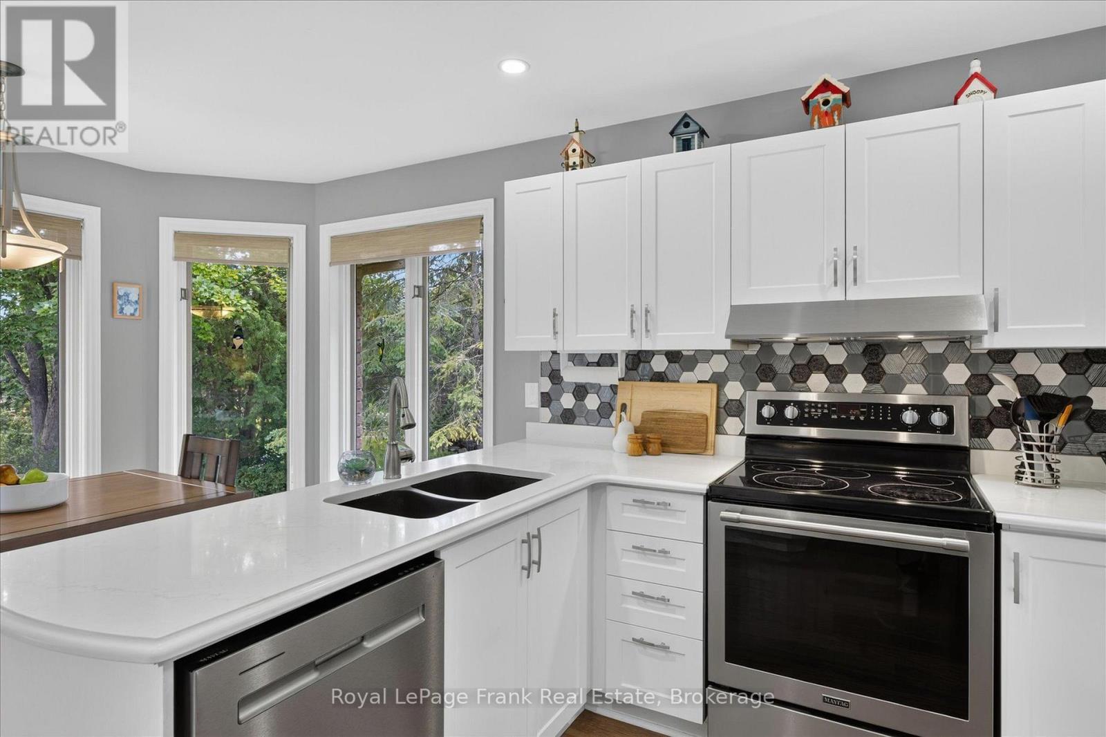 64 Island Bay Drive Property Photo 13