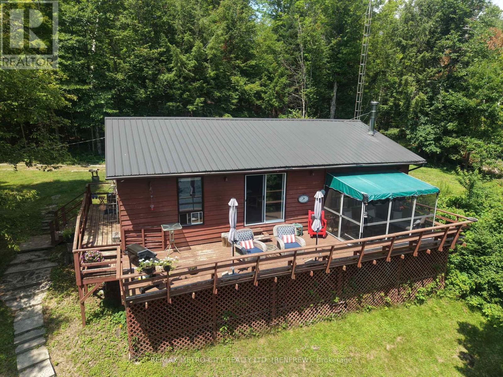 2667 Handford Lane Property Photo 2