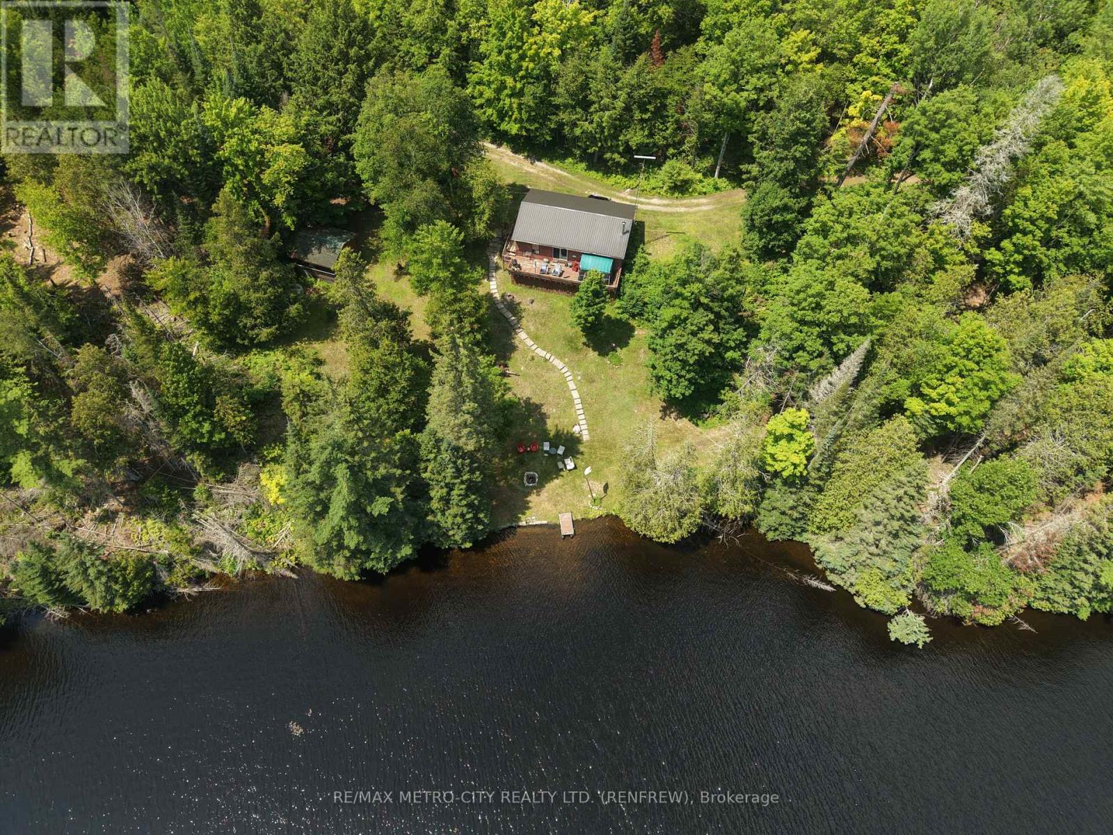 2667 Handford Lane Property Photo 4