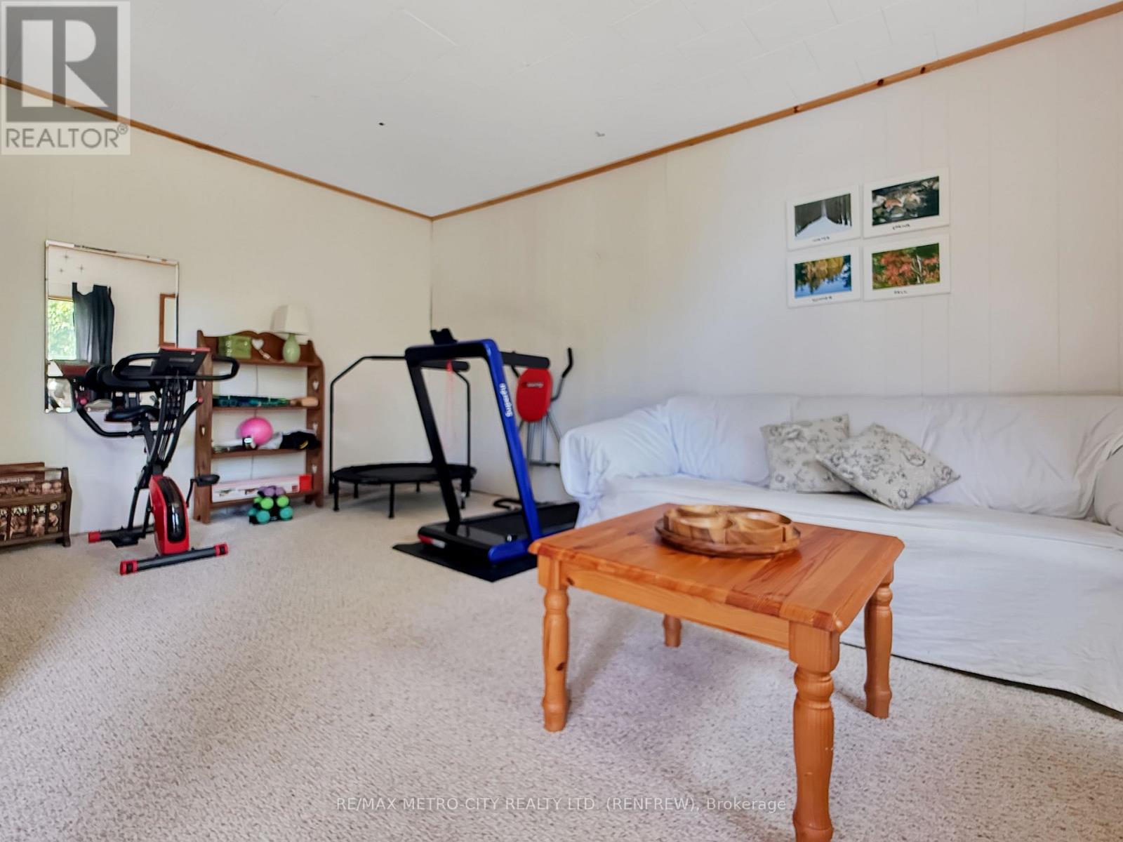2667 Handford Lane Property Photo 24