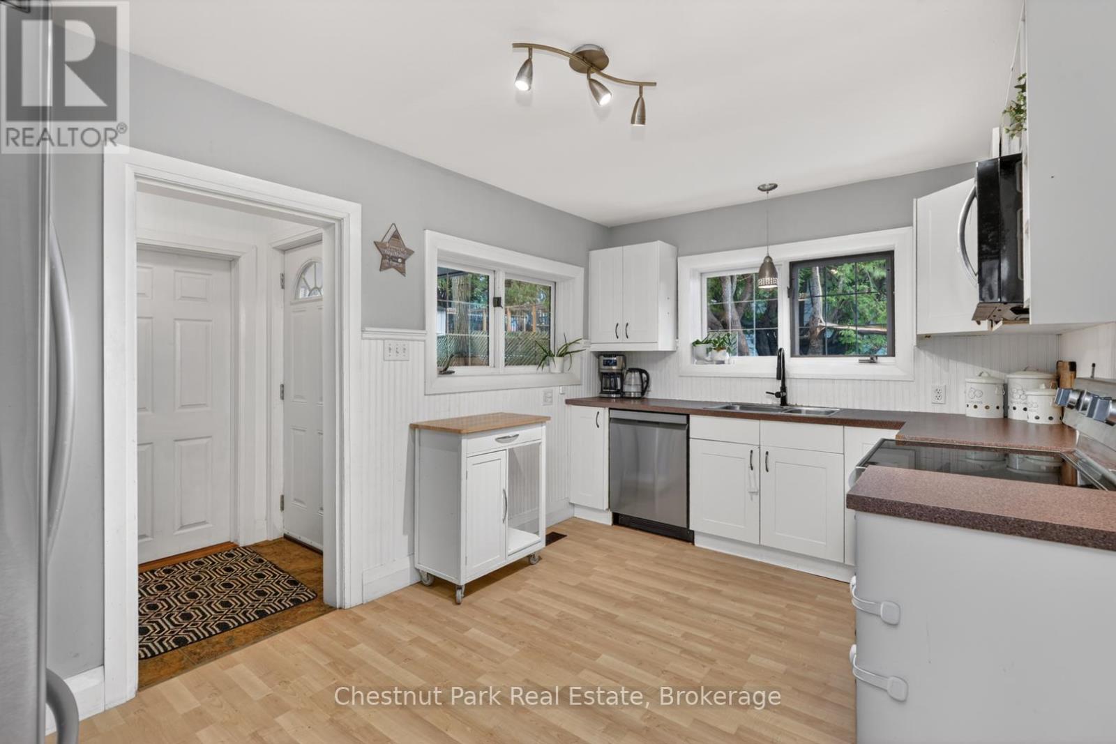 3 Cora Street E Property Photo 4