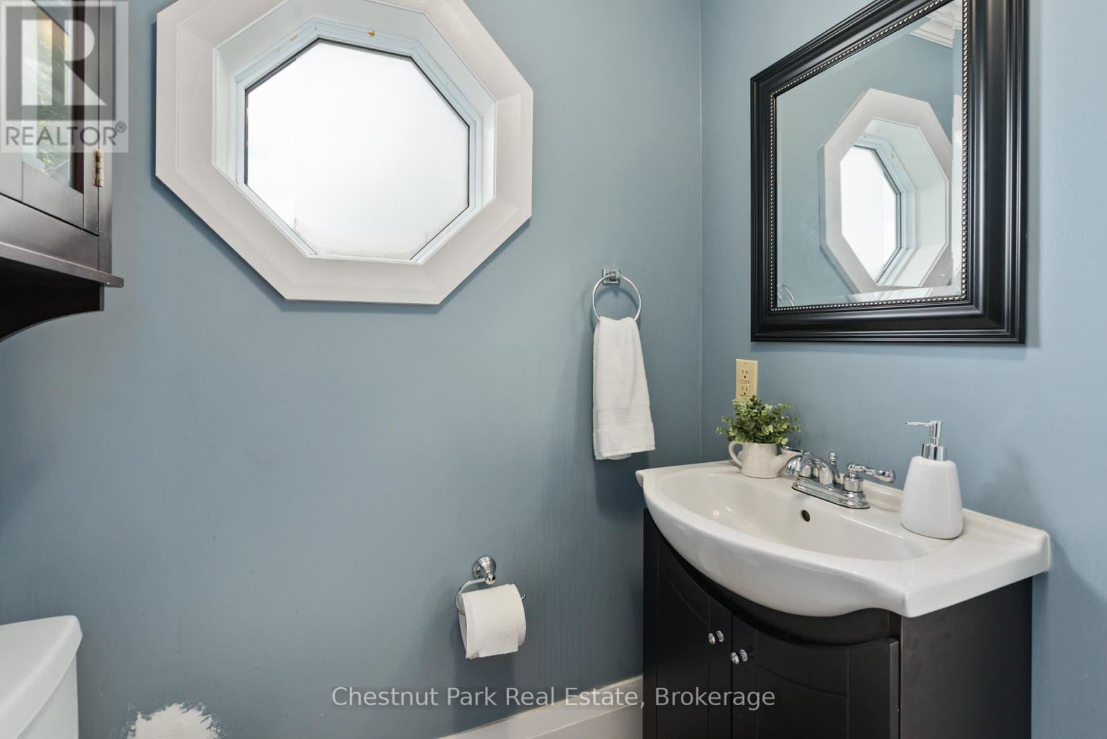 3 Cora Street E Property Photo 27