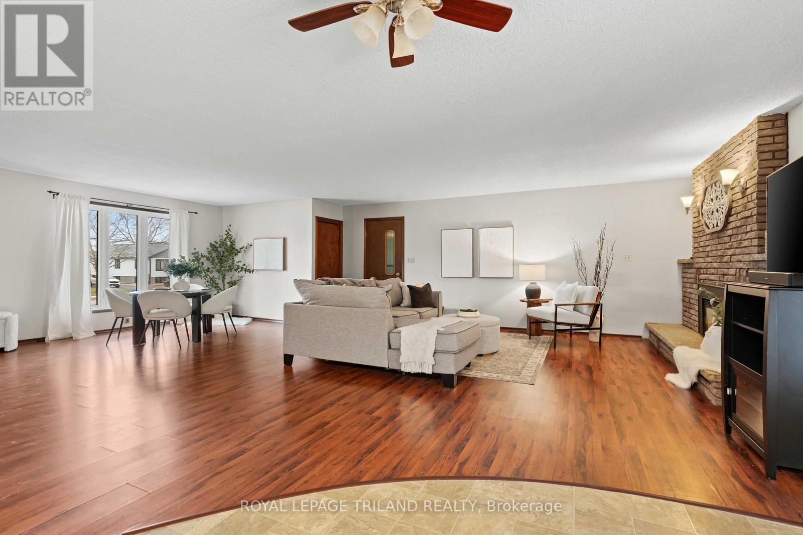 308 John Street S Property Photo 13