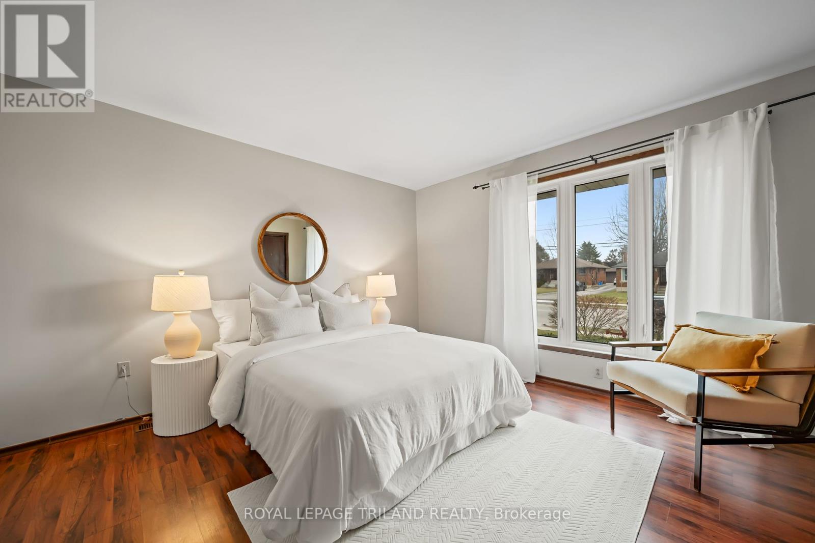 308 John Street S Property Photo 19
