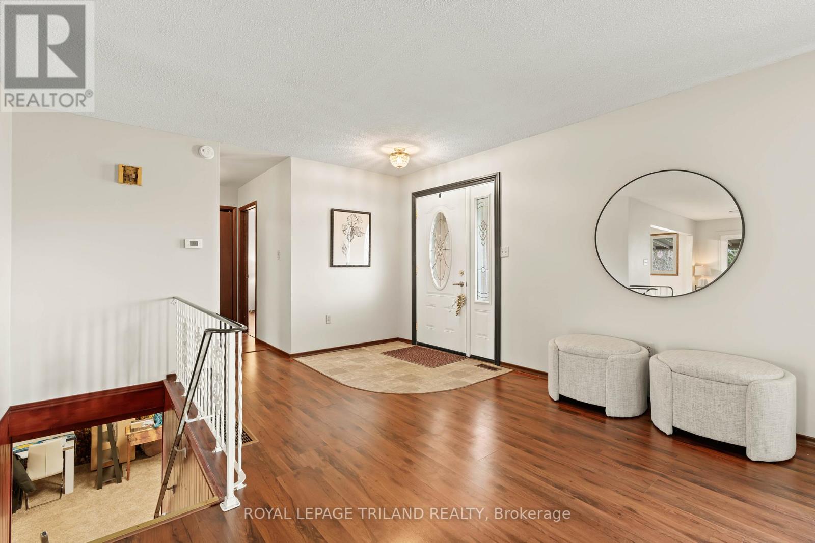 308 John Street S Property Photo 24