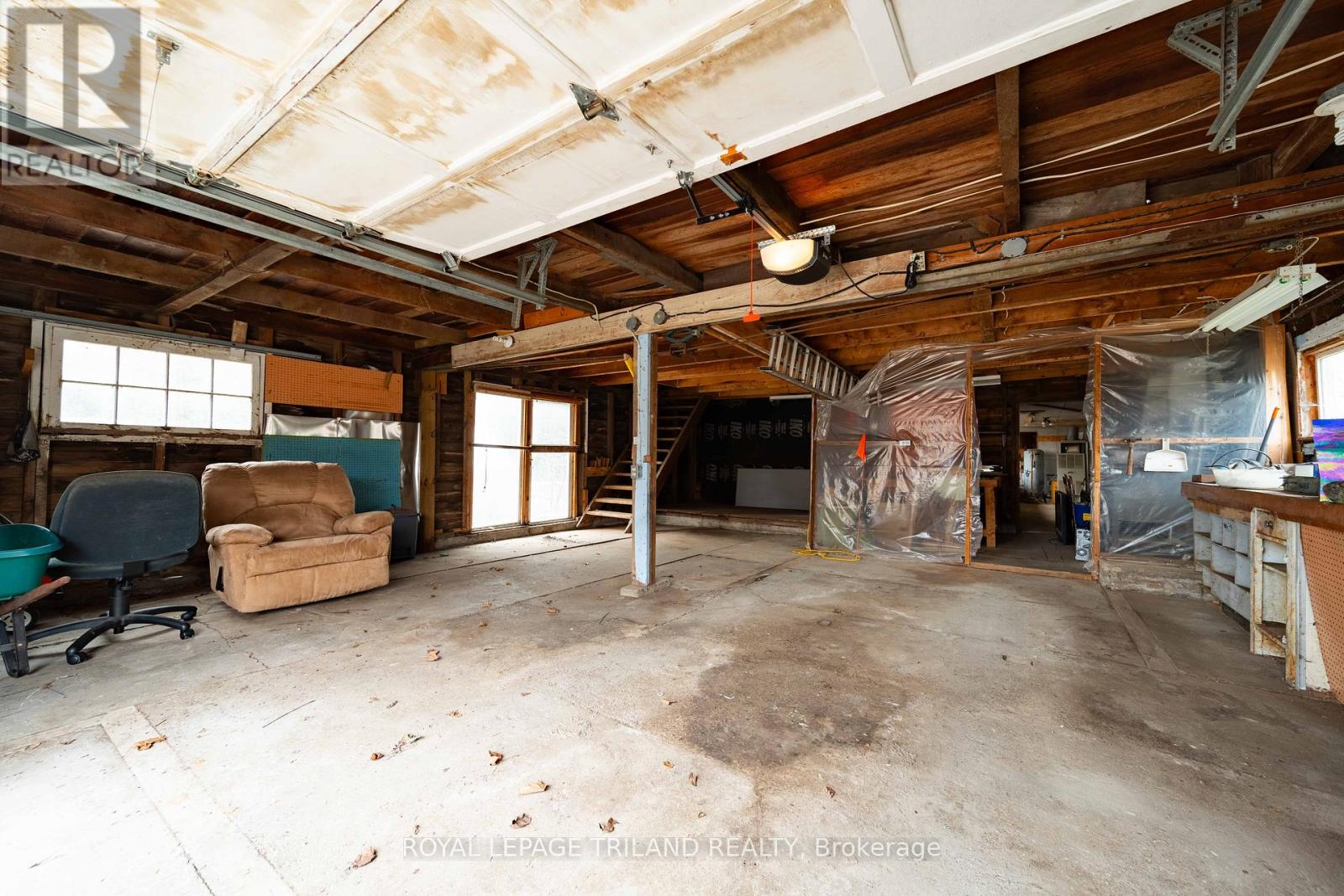 308 John Street S Property Photo 40