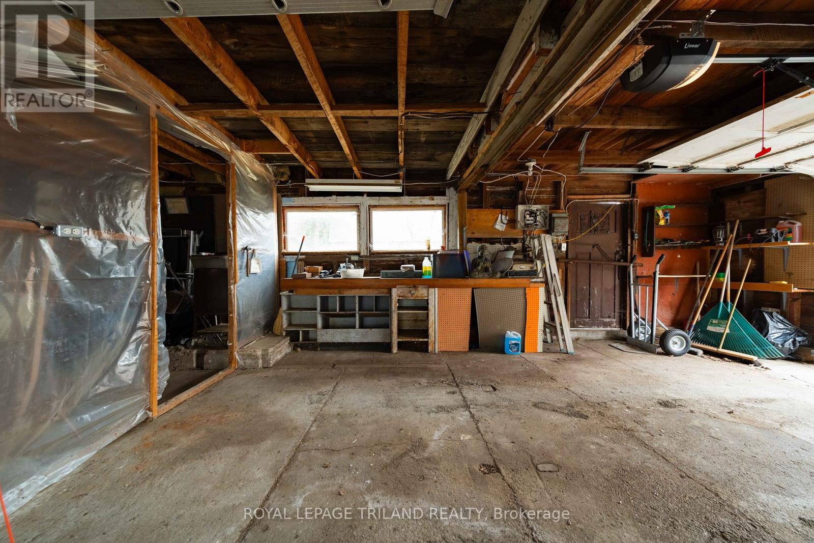 308 John Street S Property Photo 42