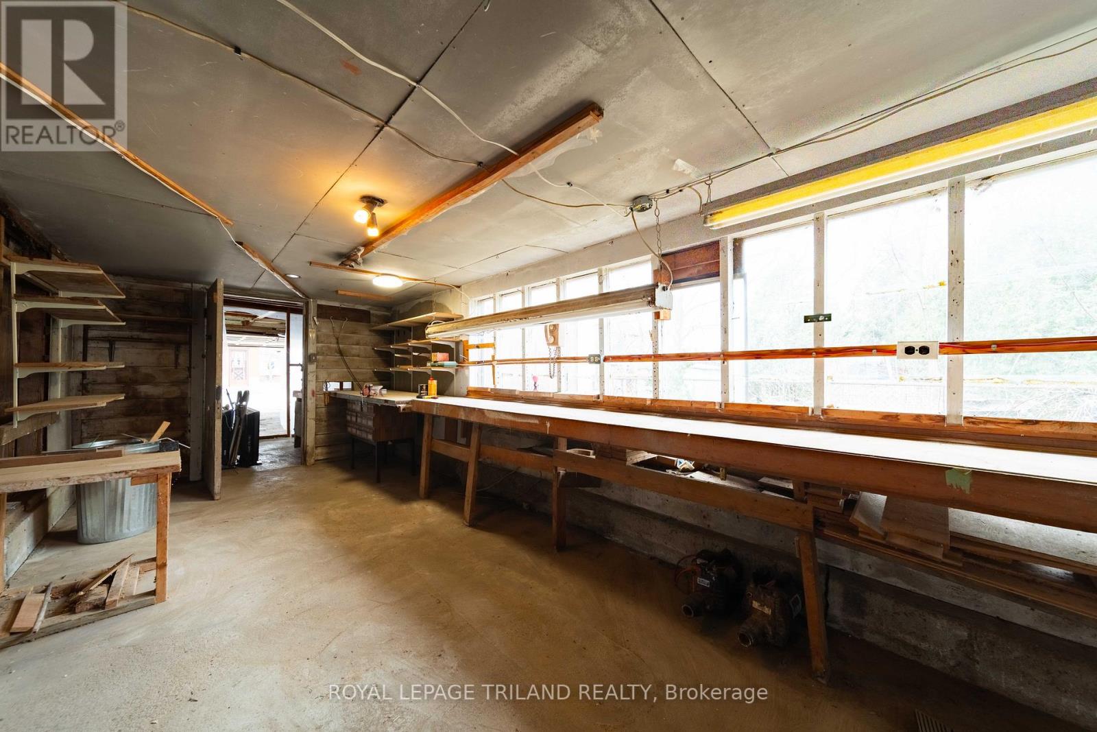 308 John Street S Property Photo 44