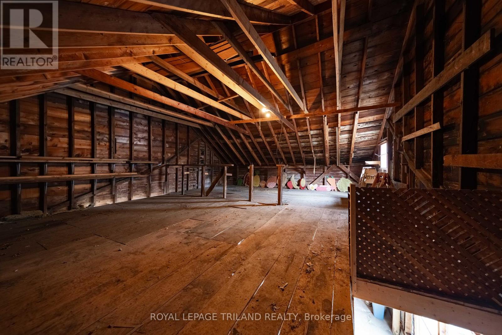 308 John Street S Property Photo 45