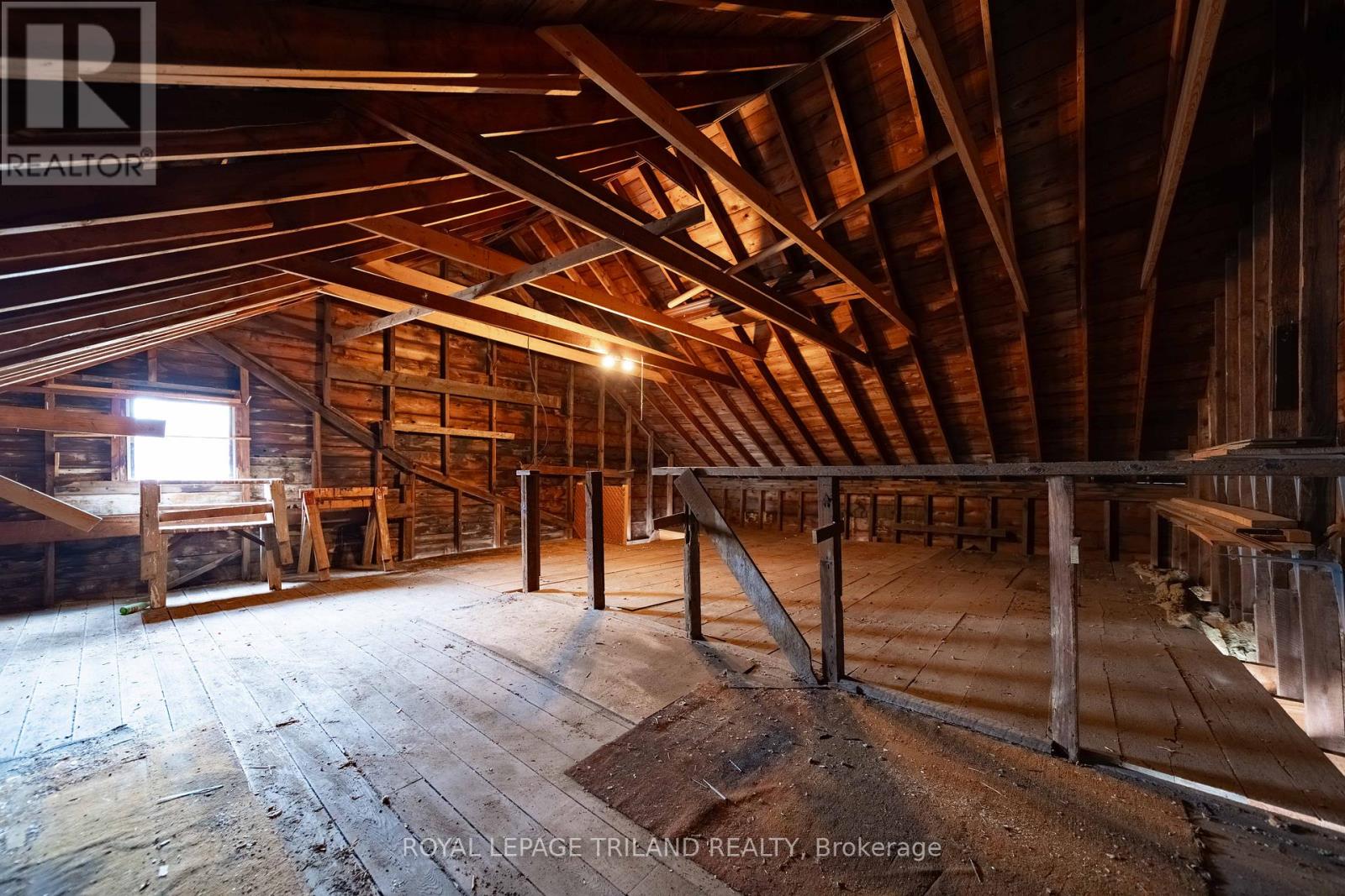 308 John Street S Property Photo 46