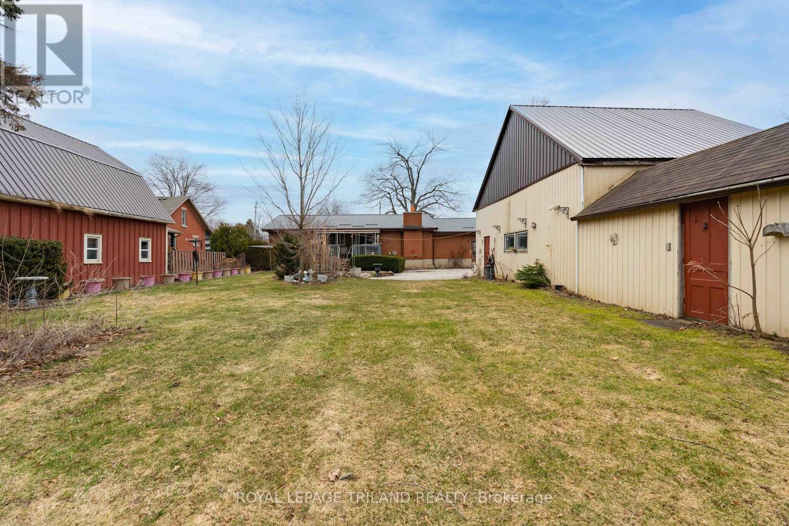 308 John Street S Property Photo 49