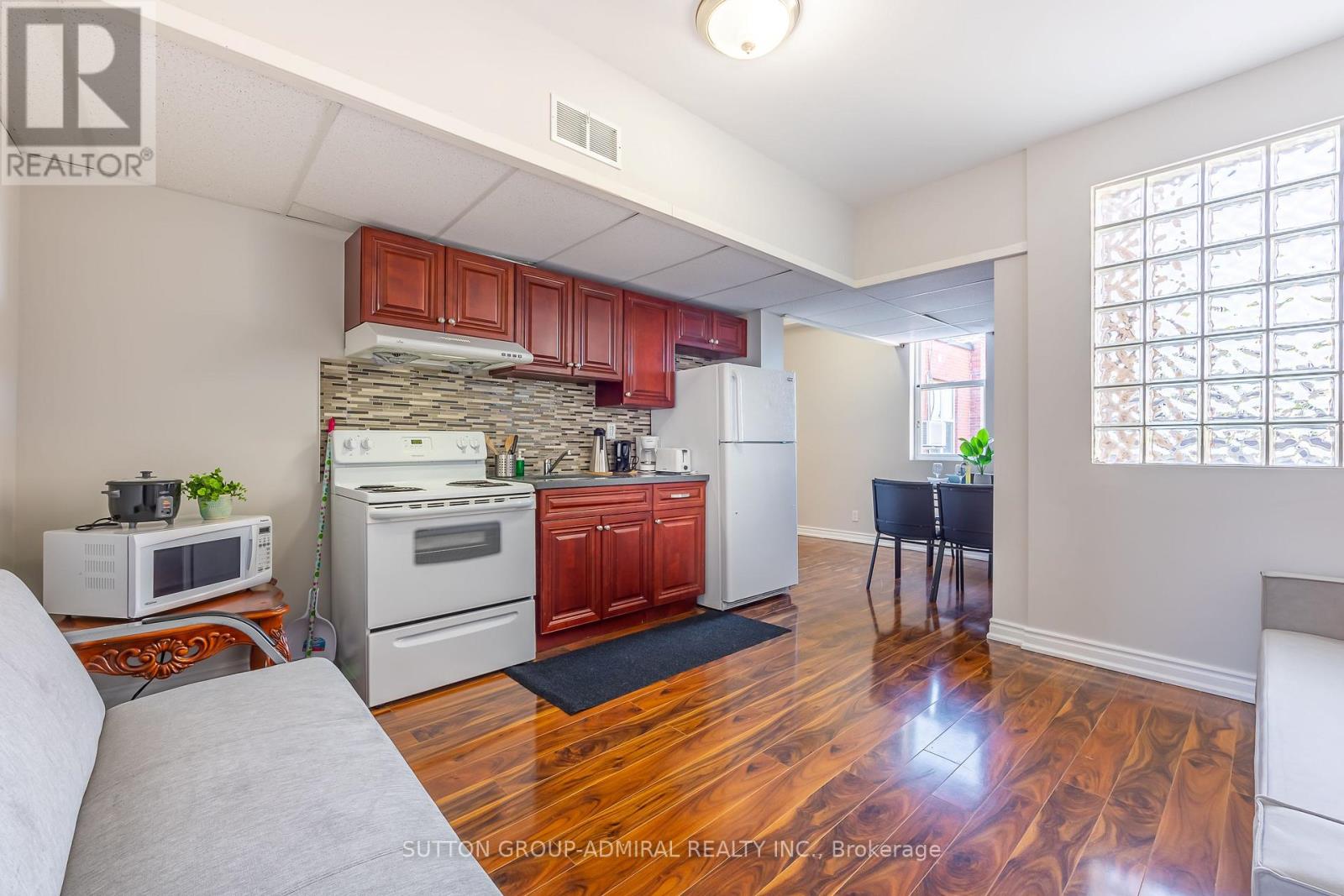 4497 Queen Street Property Photo 10