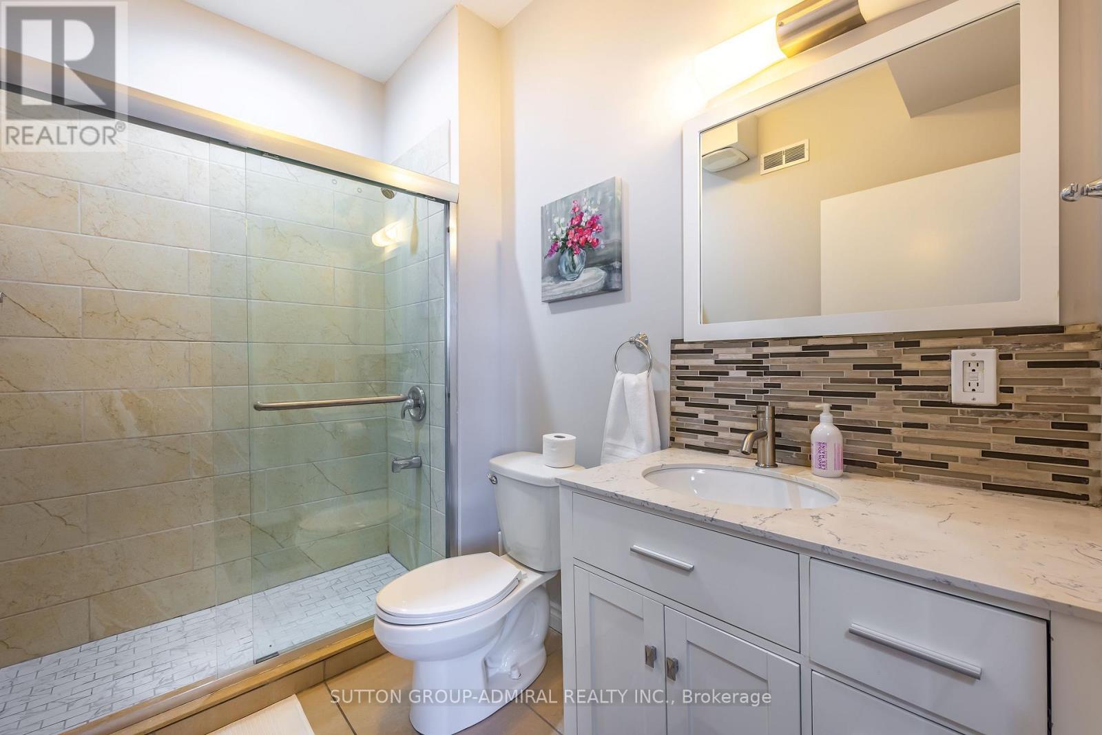 4497 Queen Street Property Photo 14